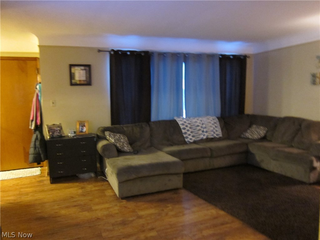 5603 Ridgewood Avenue Parma, OH 44129 - Photo 4 of 21