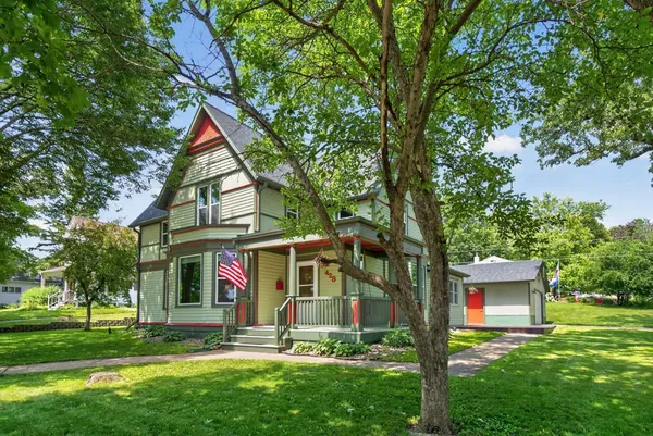 $319,900 | 428 Winona Street Southeast, Chatfield, MN 55923