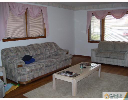 1833 Oak Road North Brunswick, NJ 08902 - Photo 2 of 8 Gallery Image 2