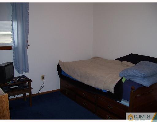 1833 Oak Road North Brunswick, NJ 08902 - Photo 6 of 8 Gallery Image 6