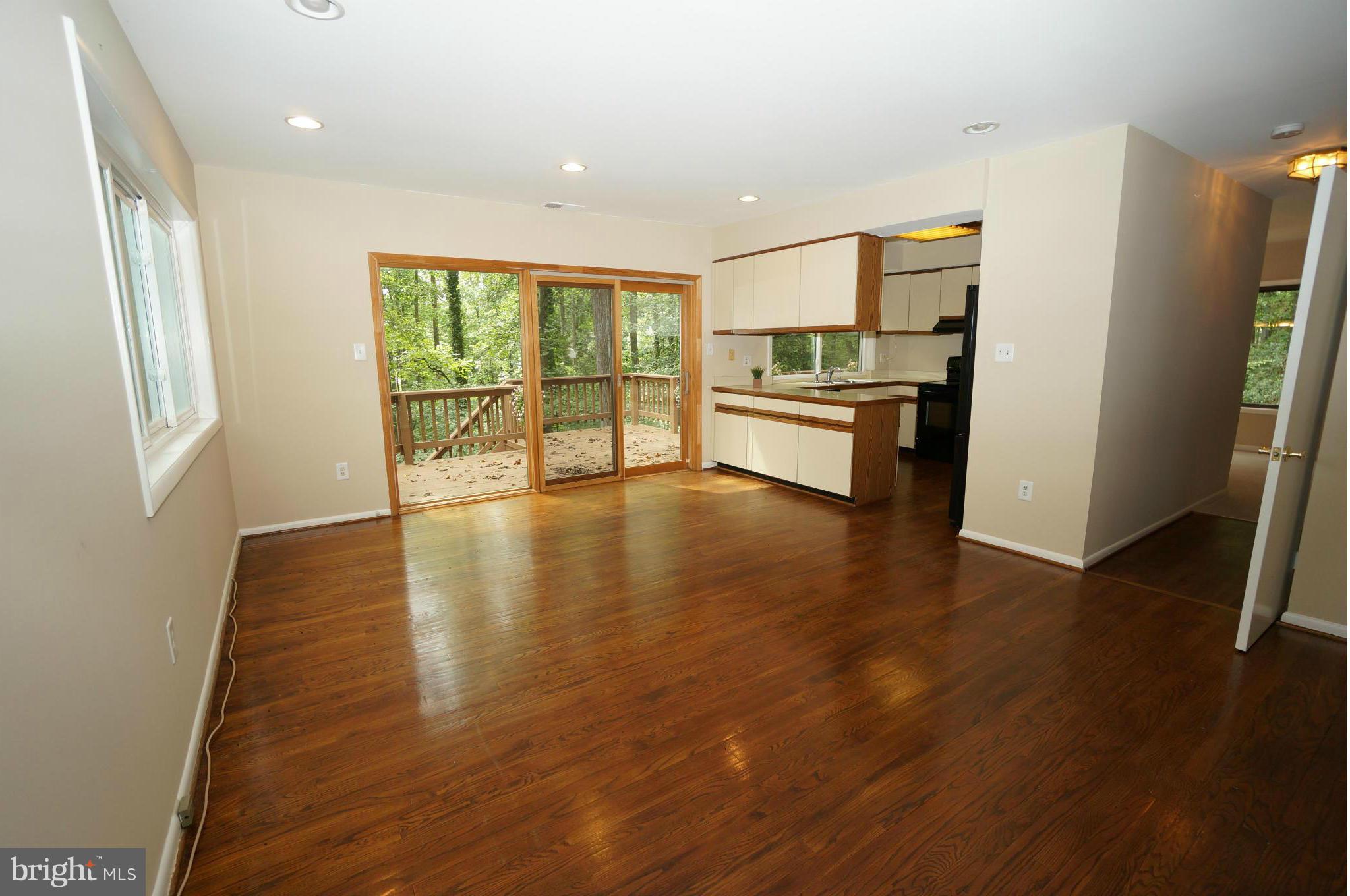 10975 Swansfield Road Columbia, MD 21044 - Photo 16 of 30 Family Room Adjacent to Kitchen
