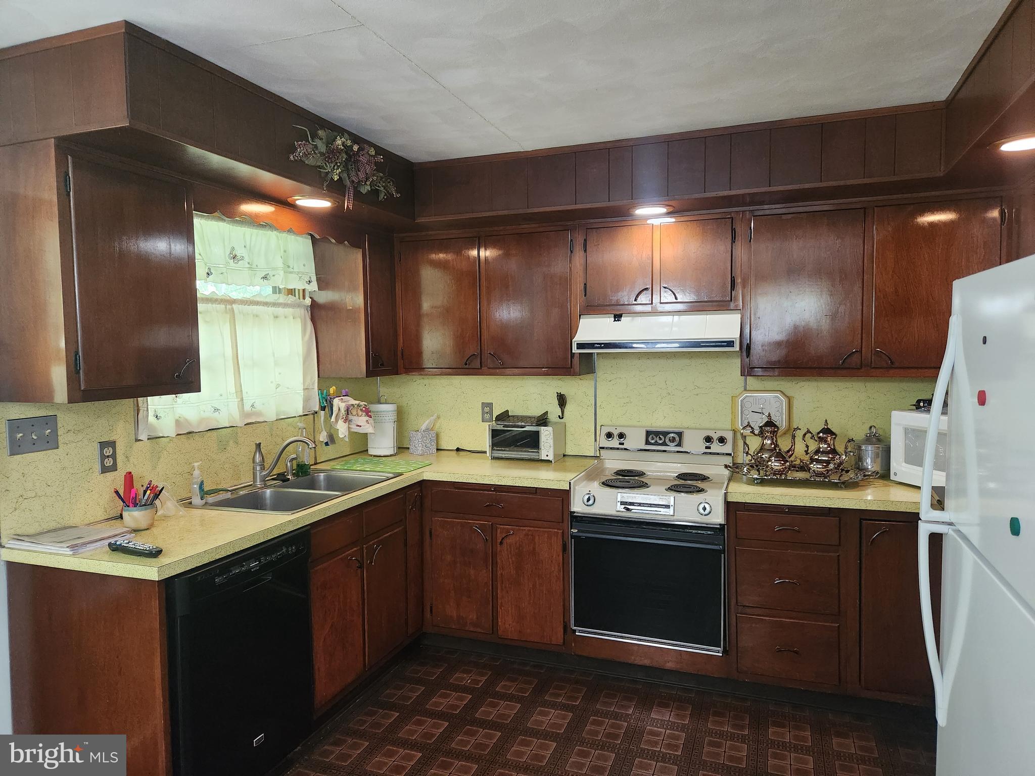 2697 Fulling Mill Road Middletown, PA 17057 - Photo 8 of 50 Gallery Image 8