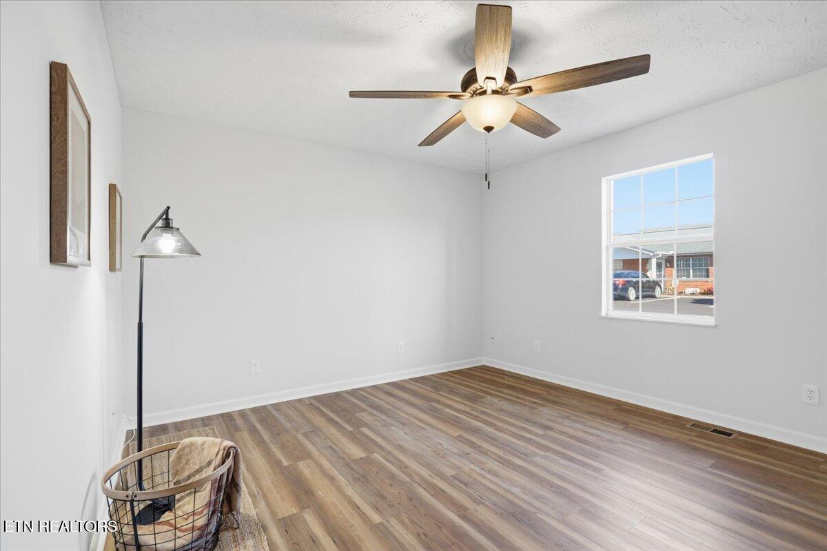 281 Main Street Maynardville, TN 37807 - Photo 11 of 26 11-014_7K9A3309