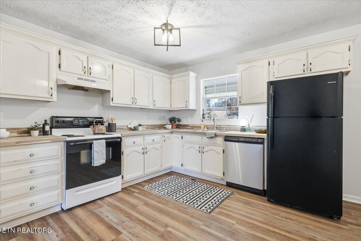 281 Main Street Maynardville, TN 37807 - Photo 12 of 26 12-007_7K9A3312