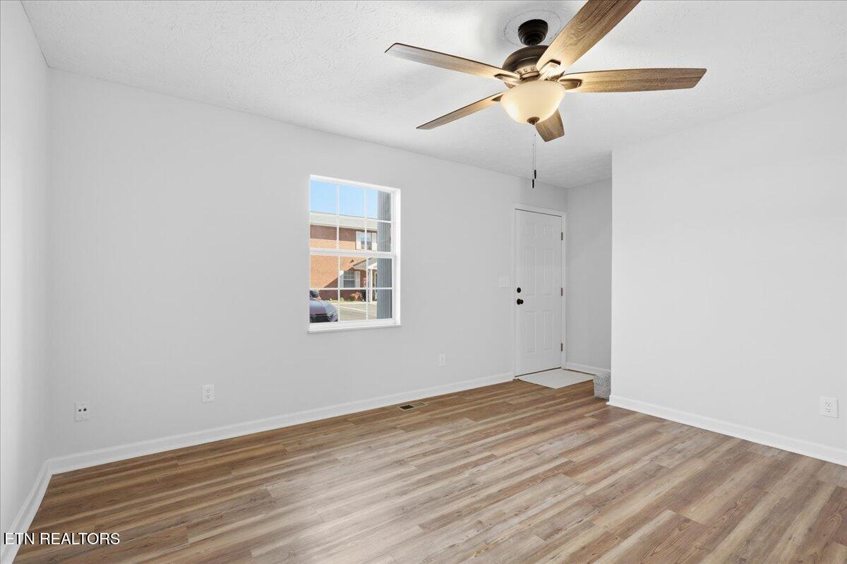 281 Main Street Maynardville, TN 37807 - Photo 7 of 26 07-003_7K9A3306