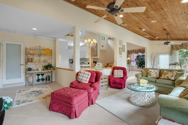 $695,000 | 5011 Southeast Burning Tree Circle, Stuart, FL 34997