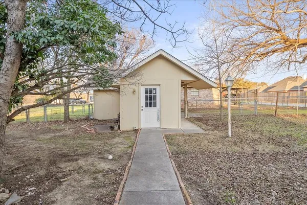 $267,500 | 101 North 7th Street, Krum, TX 76249