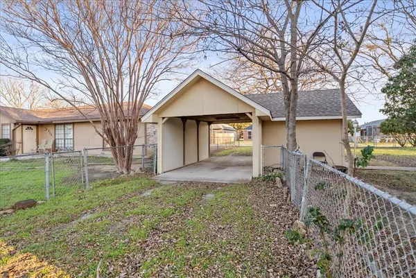 $267,500 | 101 North 7th Street, Krum, TX 76249