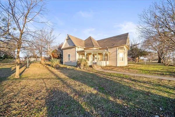 $267,500 | 101 North 7th Street, Krum, TX 76249