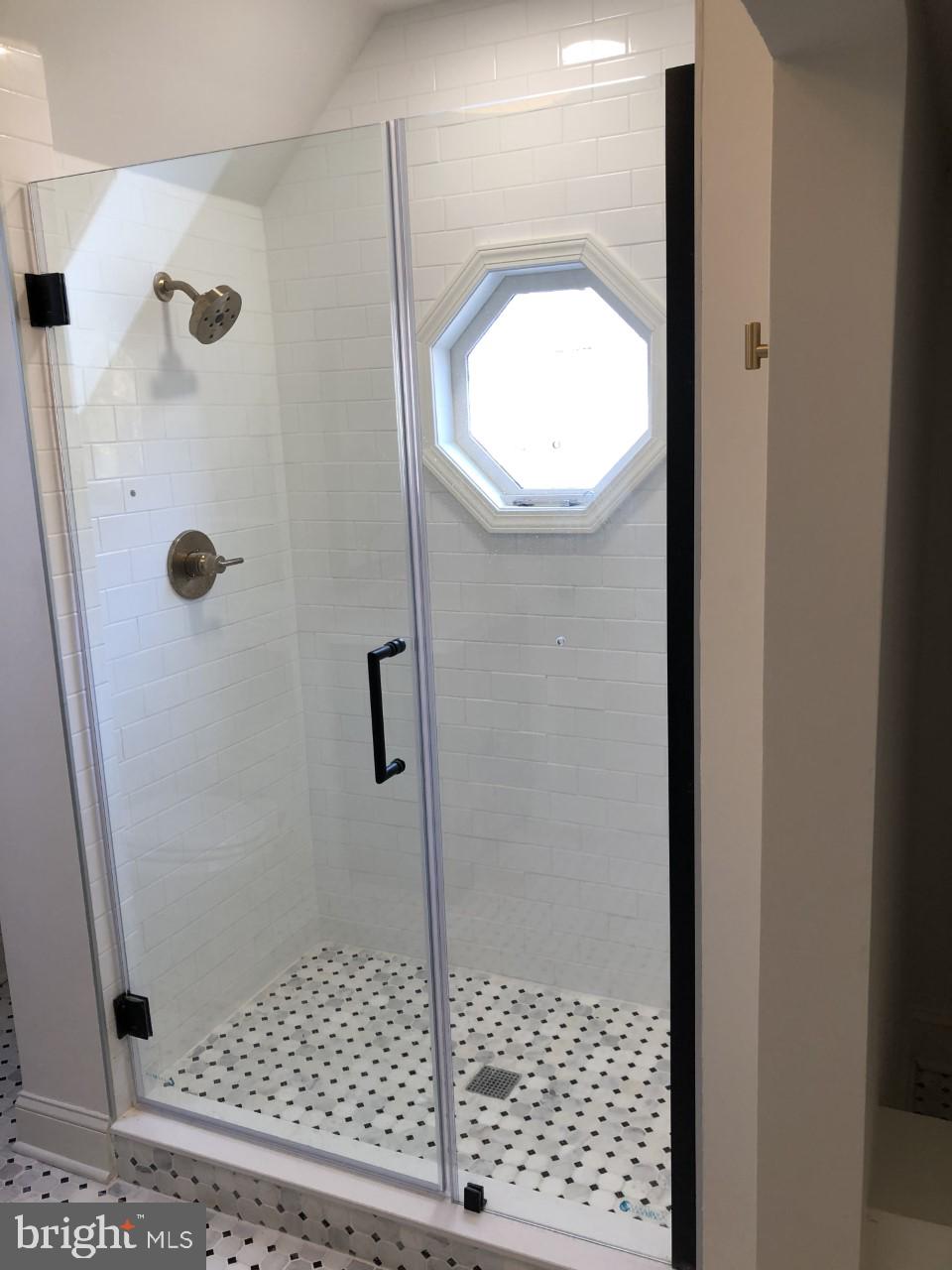 3015 Solomons Island Road Edgewater, MD 21037 - Photo 28 of 35 Guest Suite Bath
