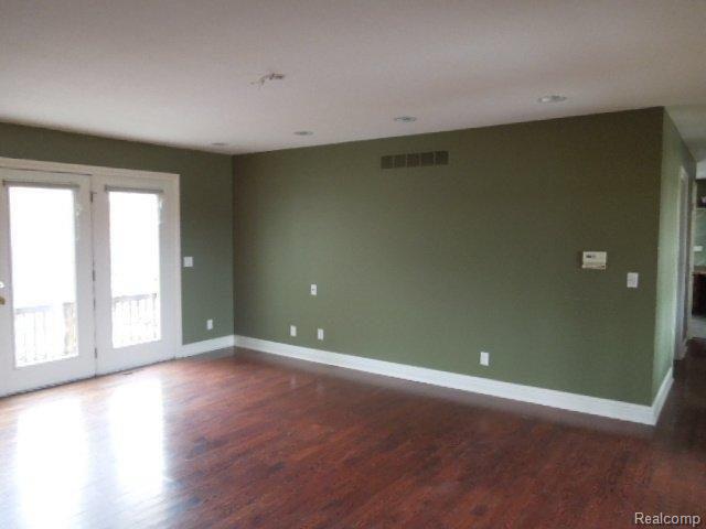 956 East Davison Lake Road Oxford, MI 48371 - Photo 7 of 25 ouiyh 195.jpg
