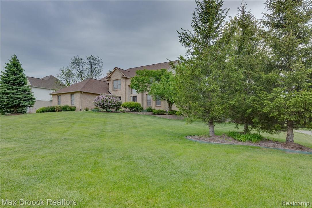 3991 Red Root Road Lake Orion, MI 48360 - Photo 2 of 46 M10A1156_3991 Red Root_.jpg