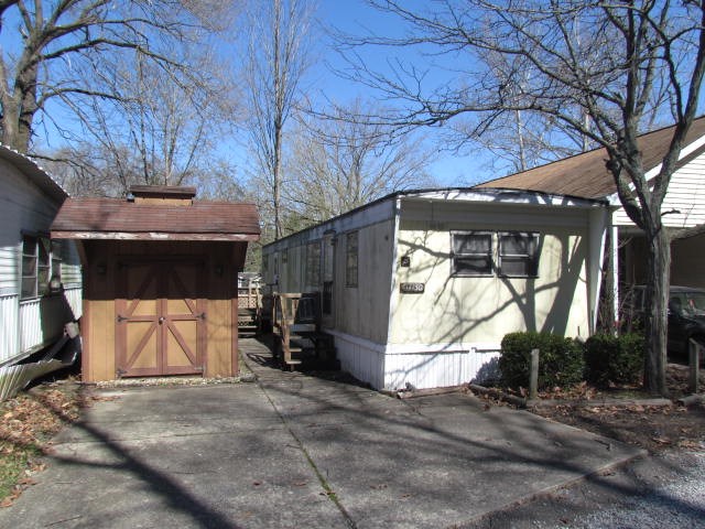 11130 North Landing Road Monticello, IN 47960 - Photo 1 of 21 Gallery Image 1