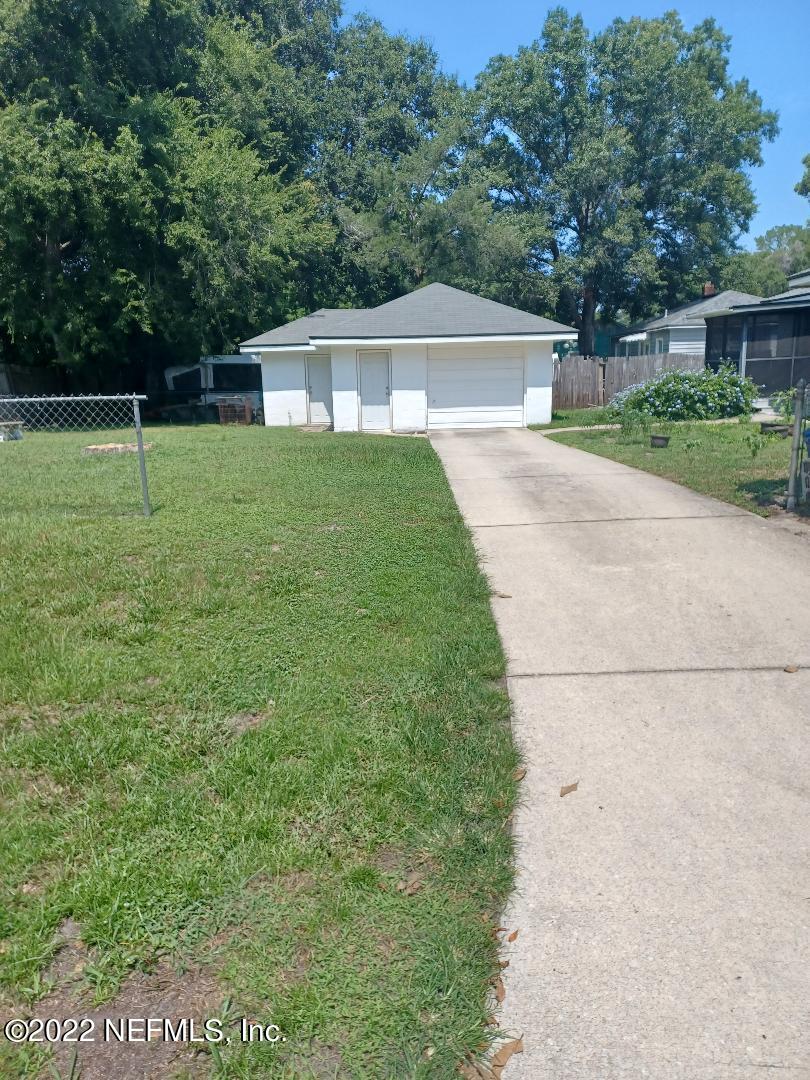 4808 Dundee Road Jacksonville, FL 32210 - Photo 5 of 7 a view of a backyard