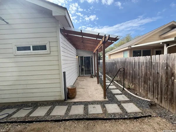 $1,690 | 86 Coastal Lane, San Antonio, TX 78240