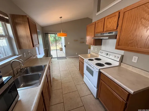 $1,690 | 86 Coastal Lane, San Antonio, TX 78240