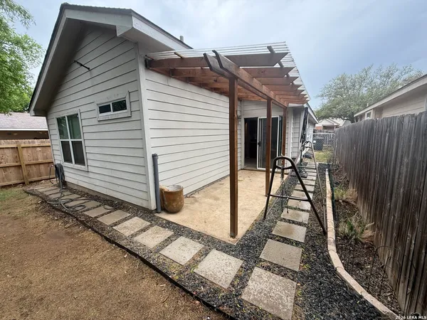 $1,690 | 86 Coastal Lane, San Antonio, TX 78240