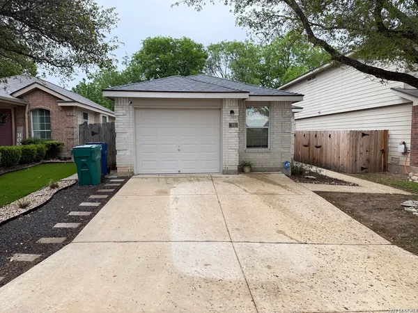 $1,690 | 86 Coastal Lane, San Antonio, TX 78240