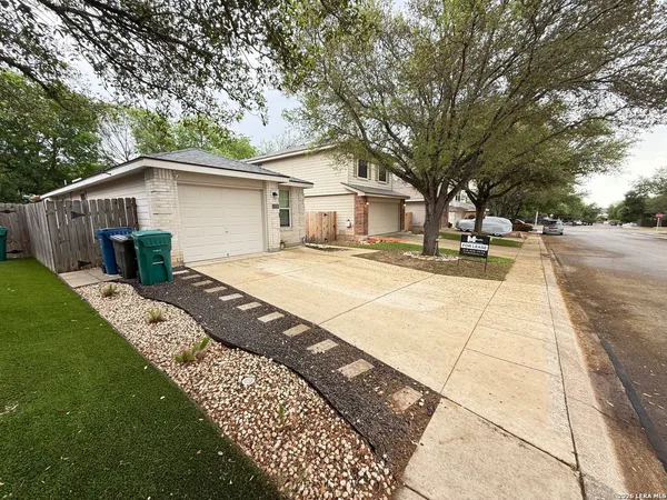 $1,690 | 86 Coastal Lane, San Antonio, TX 78240