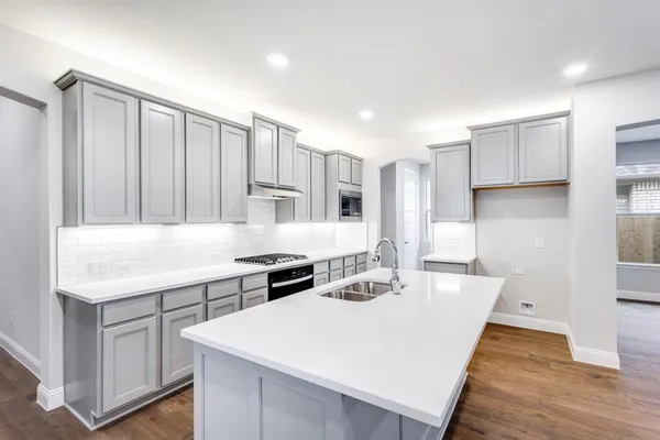 $715,407 | 2908 Weslyan Oak Street, Bedford, TX 76021