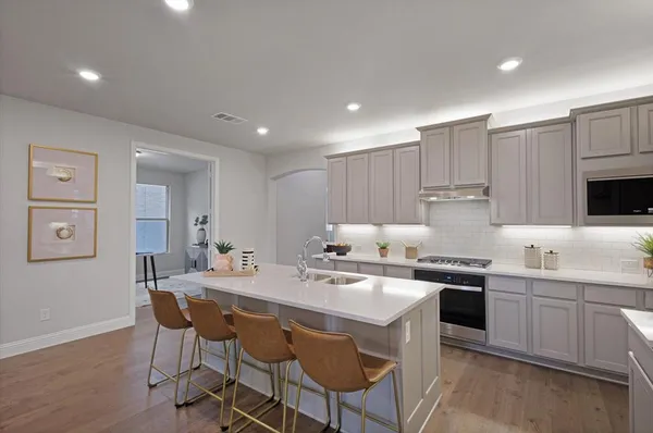 $715,407 | 2908 Weslyan Oak Street, Bedford, TX 76021