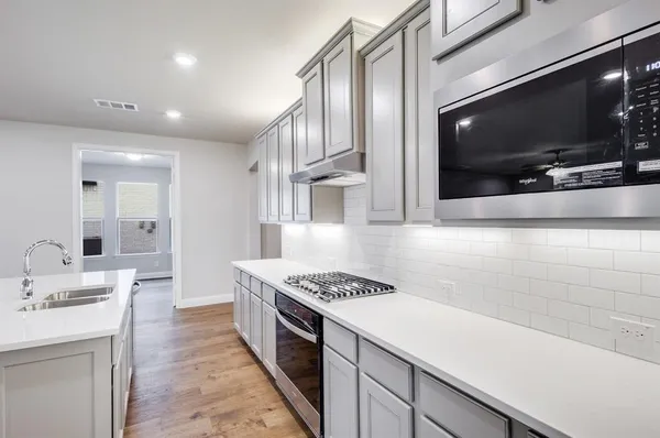 $715,407 | 2908 Weslyan Oak Street, Bedford, TX 76021