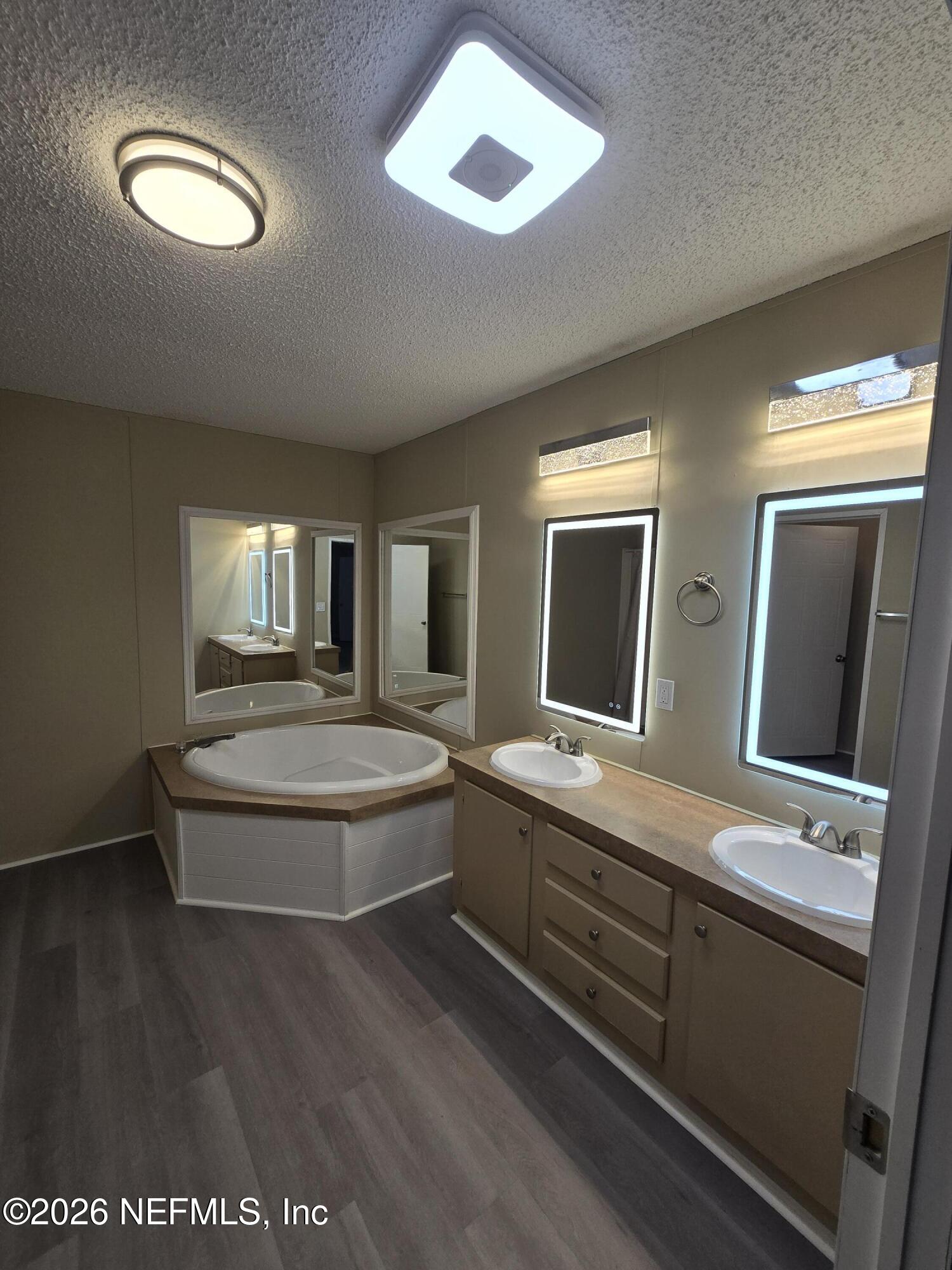229 Dolphin Circle Middleburg, FL 32068 - Photo 2 of 25 1000084508