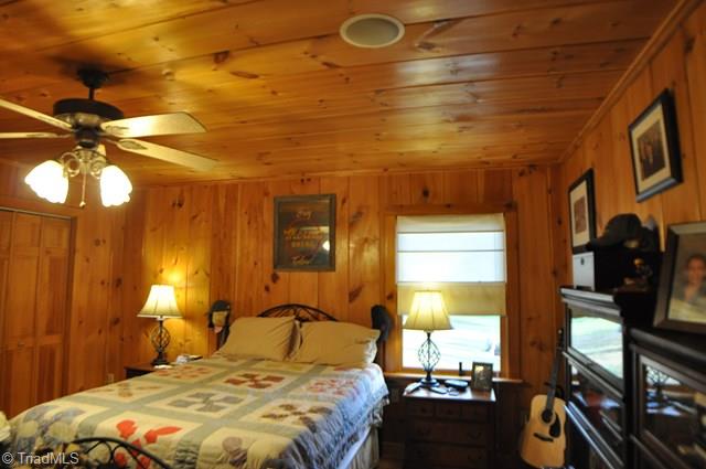 272 Hacketts Road Millers Creek, NC 28651 - Photo 12 of 39 Gallery Image 12