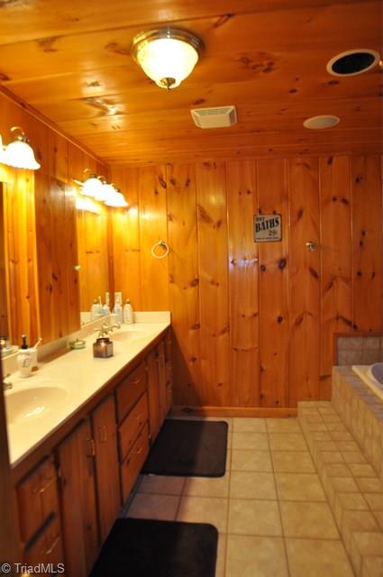 272 Hacketts Road Millers Creek, NC 28651 - Photo 14 of 39 Gallery Image 14