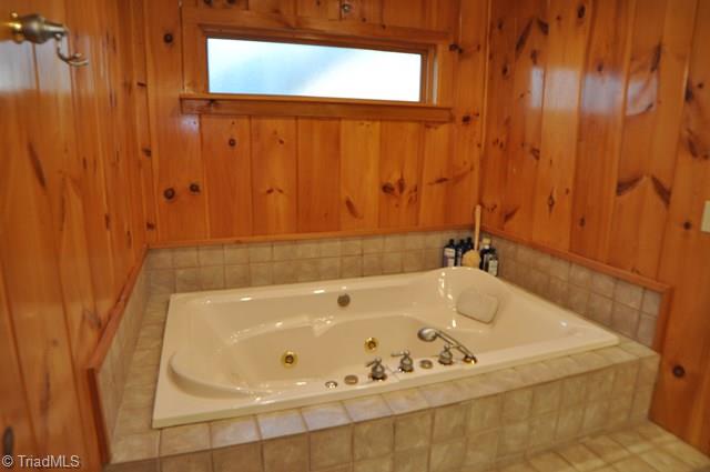 272 Hacketts Road Millers Creek, NC 28651 - Photo 15 of 39 Gallery Image 15