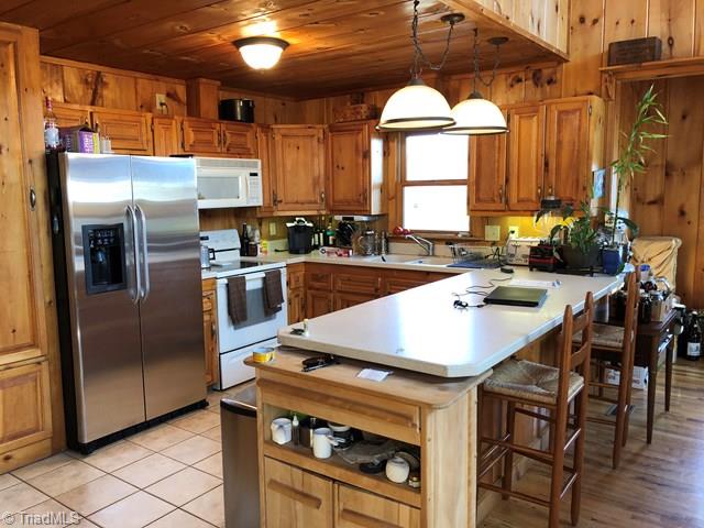 272 Hacketts Road Millers Creek, NC 28651 - Photo 7 of 39 Gallery Image 7