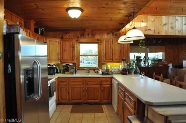 272 Hacketts Road Millers Creek, NC 28651 - Photo 8 of 39 Gallery Image 8