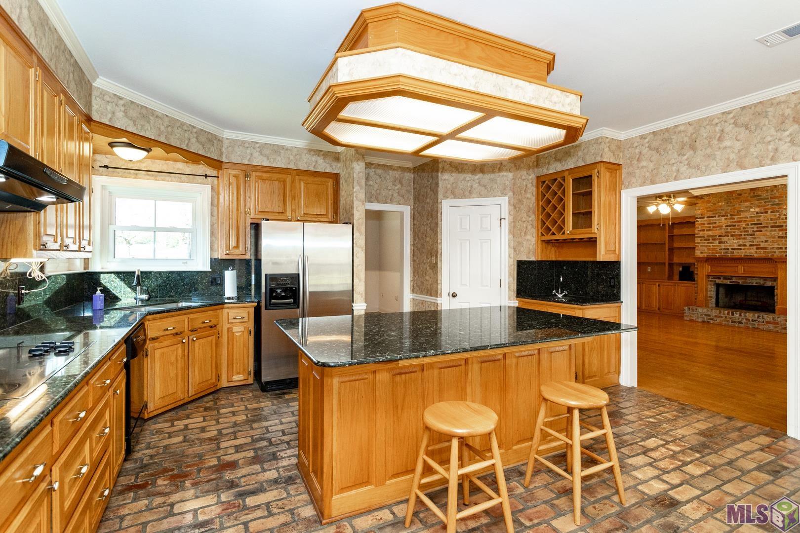 6329 Riverbend Boulevard Baton Rouge, LA 70820 - Photo 8 of 45 Gallery Image 8