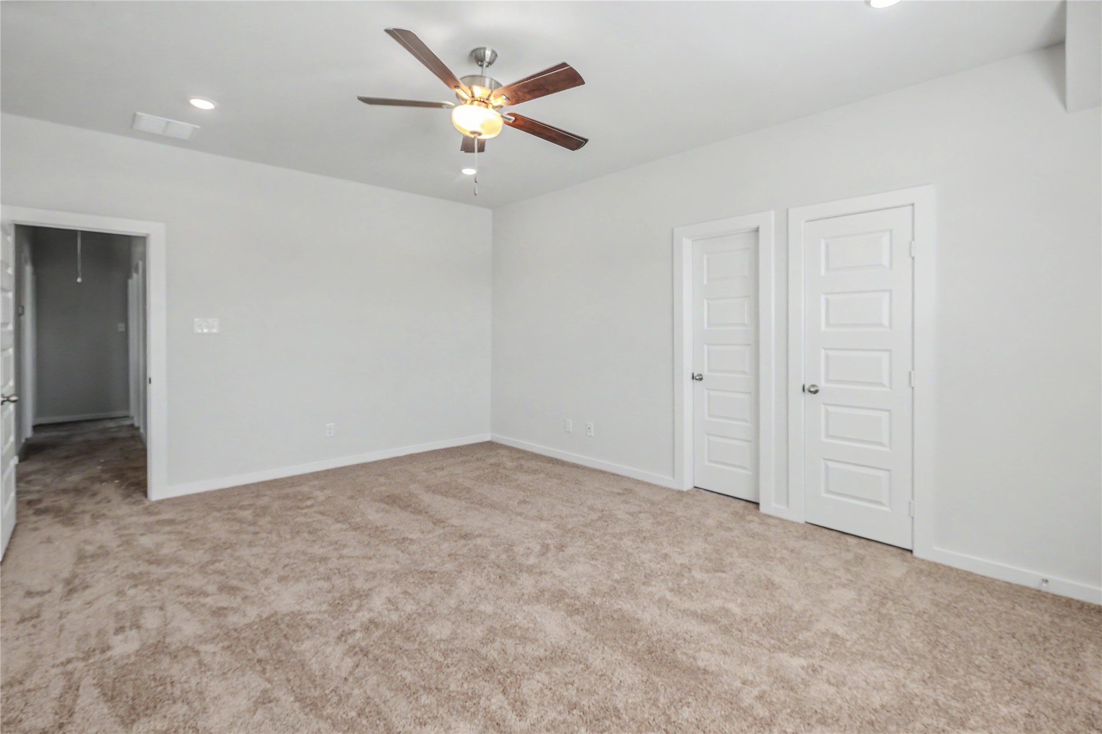 6426 Bolinas Court Rosharon, TX 77583 - Photo 42 of 49 an empty room with closet and fan