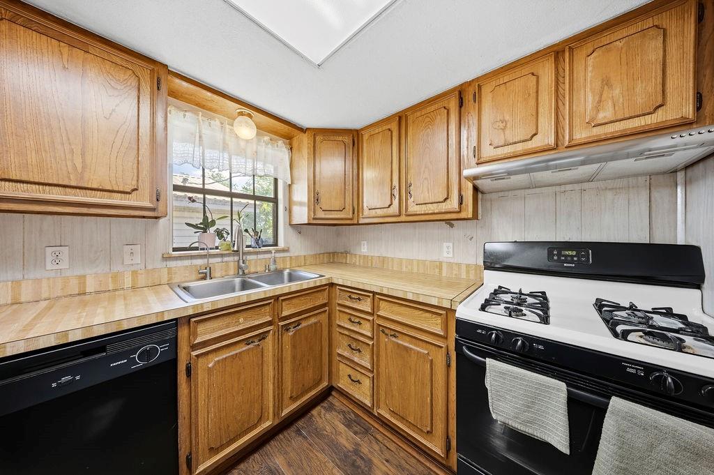 1403 Segundo Drive Irving, TX 75060 - Photo 7 of 23