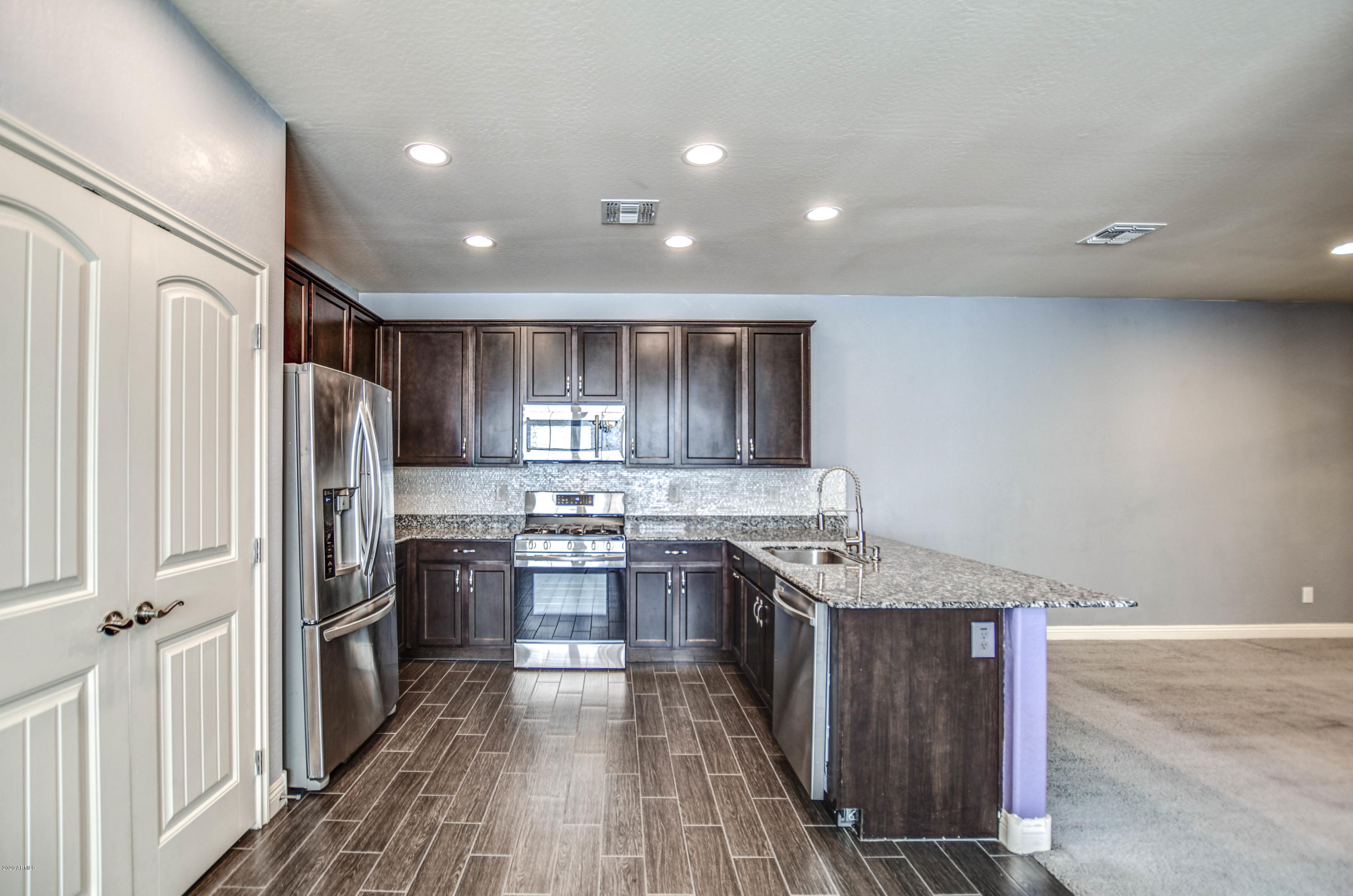 2525 North Riley Road Buckeye, AZ 85396 - Photo 10 of 40 KITCHEN 2
