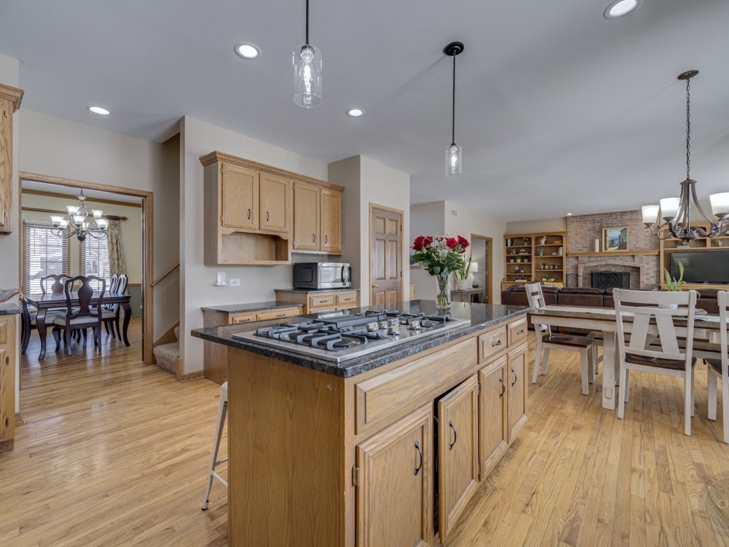601 Steeplechase Road St. Charles, IL 60174 - Photo 5 of 34 Gallery Image 5
