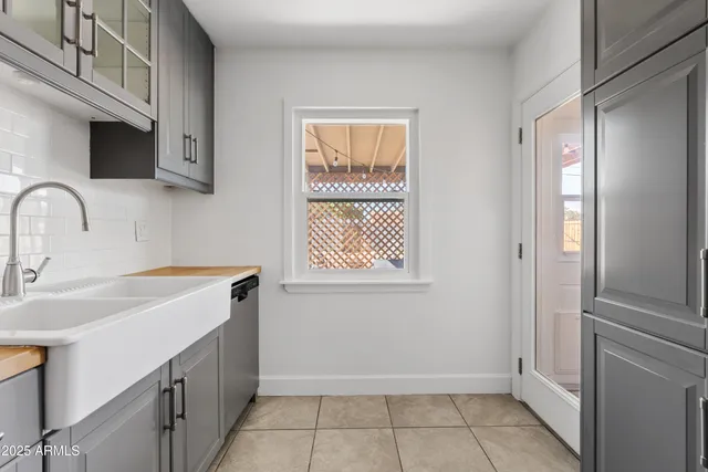a view of hallway with washer and dryer