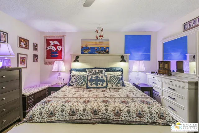 $300,000 | 460 Bradshaw E Lane, Unit 18, Palm Springs, CA 92262