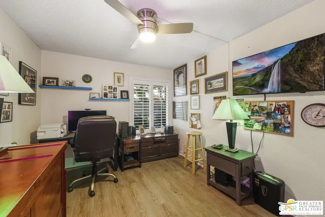 $300,000 | 460 Bradshaw E Lane, Unit 18, Palm Springs, CA 92262