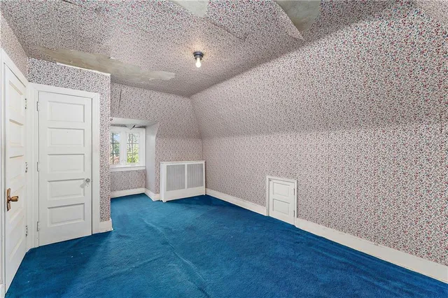 a view of walk in closet