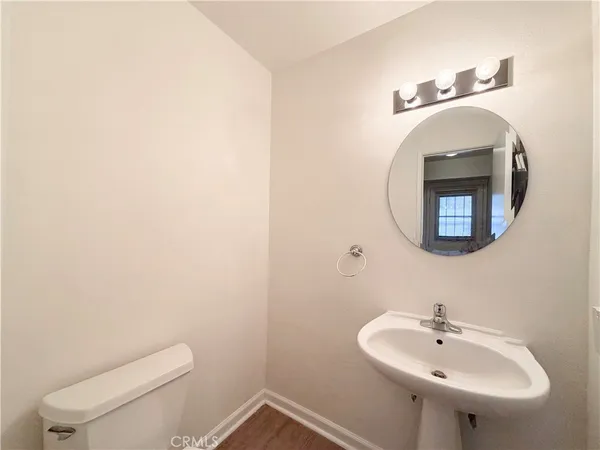 $465,000 | 22131 West Oxnard Street, Woodland Hills, CA 91367