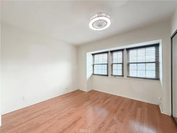 $465,000 | 22131 West Oxnard Street, Woodland Hills, CA 91367