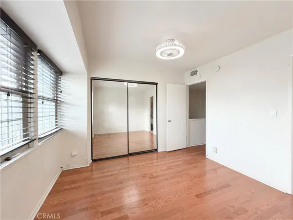 $465,000 | 22131 West Oxnard Street, Woodland Hills, CA 91367