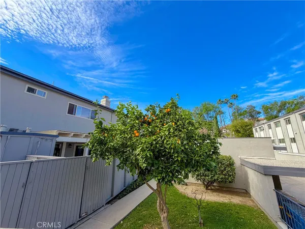 $465,000 | 22131 West Oxnard Street, Woodland Hills, CA 91367