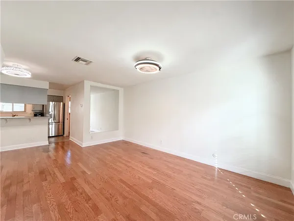 $465,000 | 22131 West Oxnard Street, Woodland Hills, CA 91367