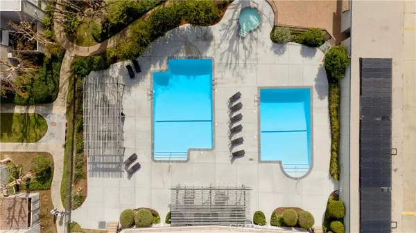 $465,000 | 22131 West Oxnard Street, Woodland Hills, CA 91367