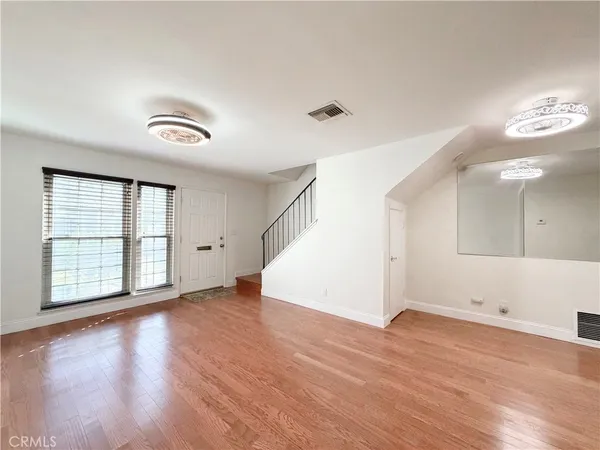 $465,000 | 22131 West Oxnard Street, Woodland Hills, CA 91367