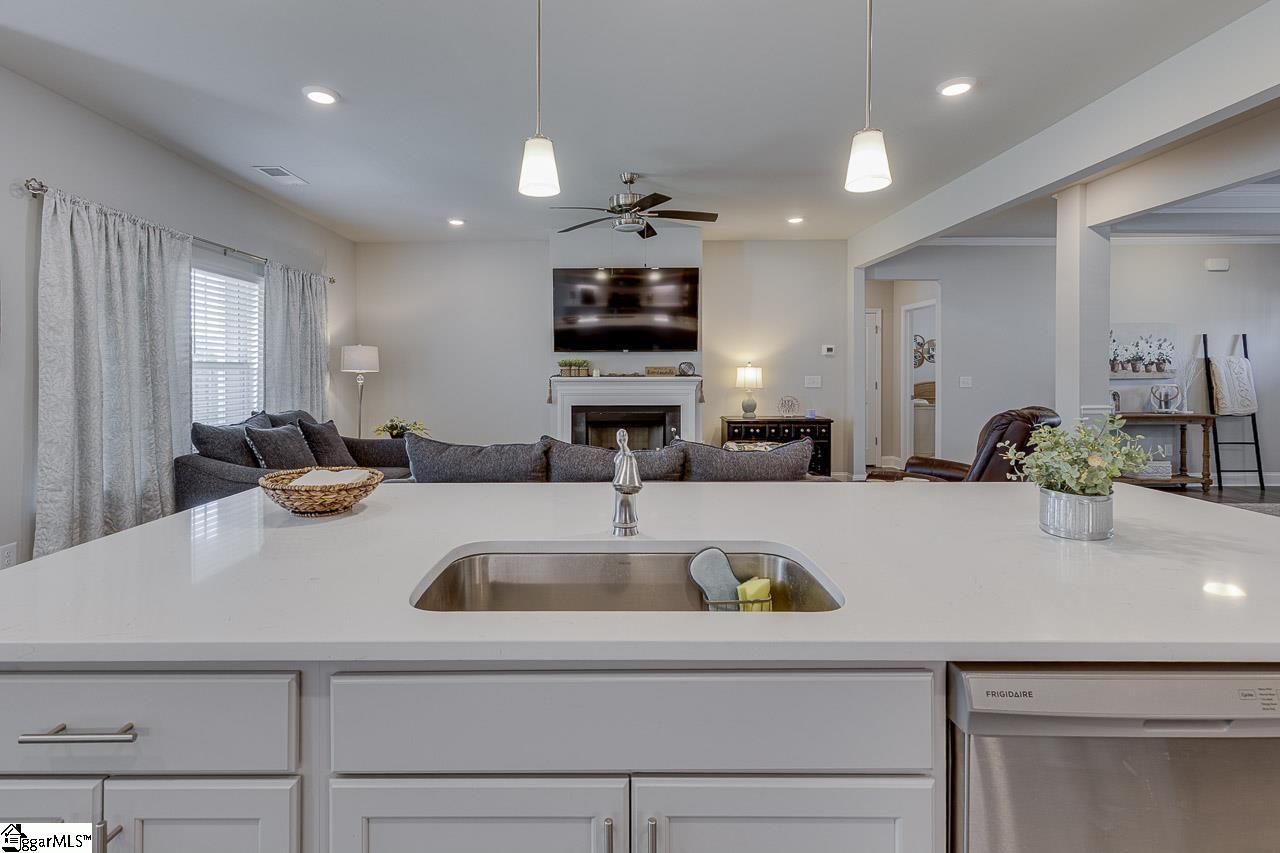 402 Reedy Springs Lane Greenville, SC 29605 - Photo 17 of 44