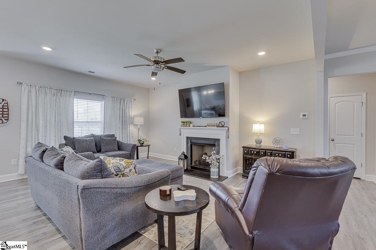 402 Reedy Springs Lane Greenville, SC 29605 - Photo 10 of 44